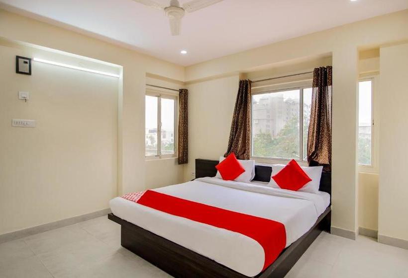 ホテル Oyo 43050  Royal Residency