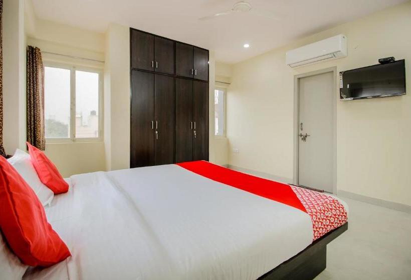 ホテル Oyo 43050  Royal Residency