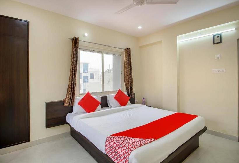 ホテル Oyo 43050  Royal Residency