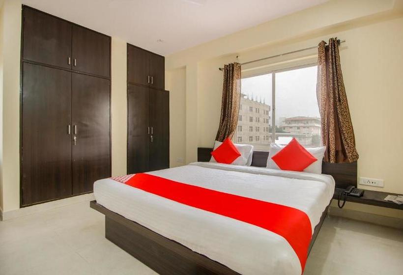 ホテル Oyo 43050  Royal Residency