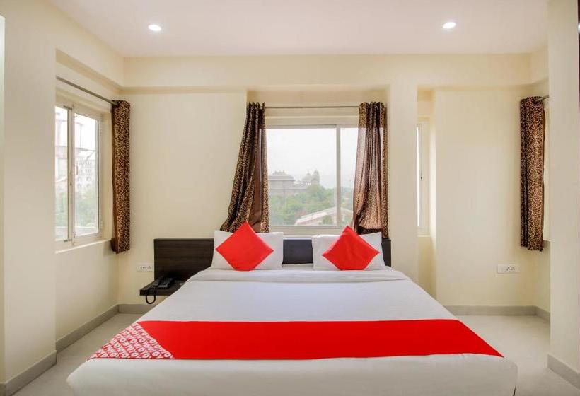 ホテル Oyo 43050  Royal Residency