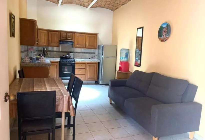 ユースホステル Bungalows Princeza Guayabitos