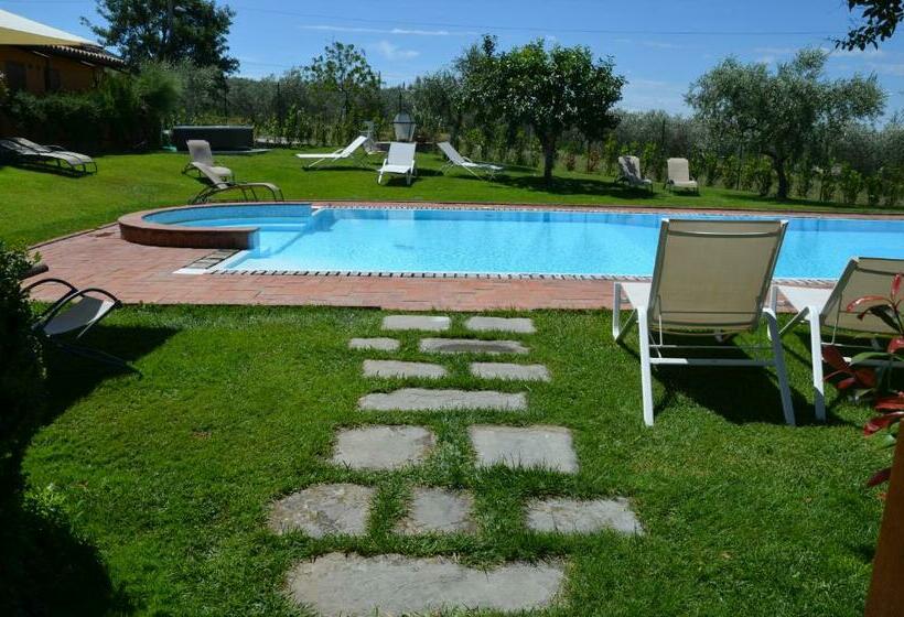 בית מלון כפרי Il Borgo Dell'ulivo