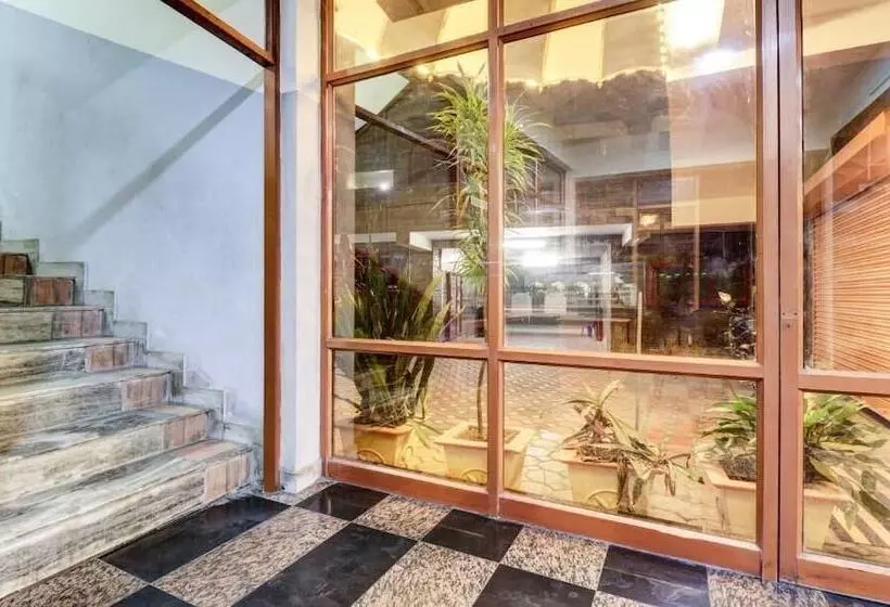 Hotelli O East Nada Formerly Rvees Regency