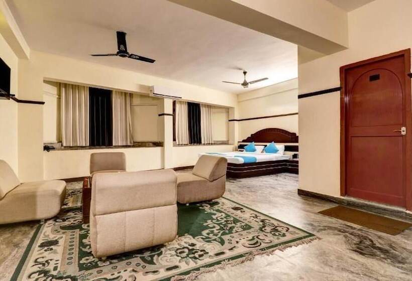 בית מלון כפרי O East Nada Formerly Rvees Regency