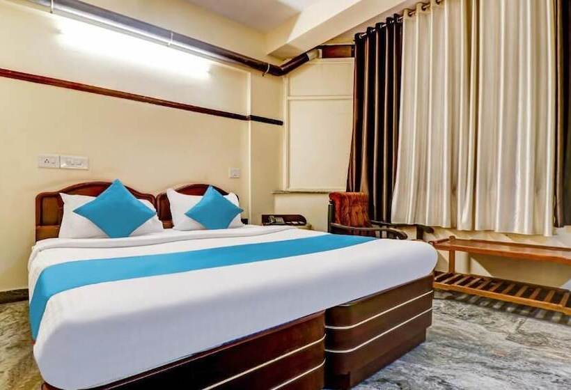 בית מלון כפרי O East Nada Formerly Rvees Regency