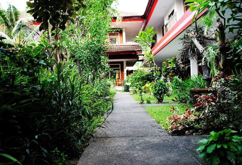 ホテル Warna Kedaton  And Meeting