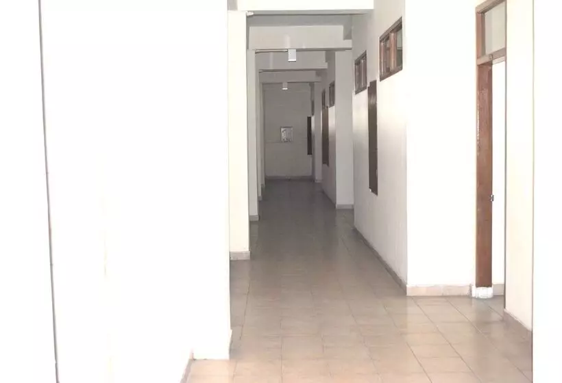 ホテル Warna Kedaton  And Meeting