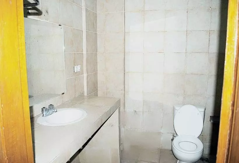 ホテル Warna Kedaton  And Meeting