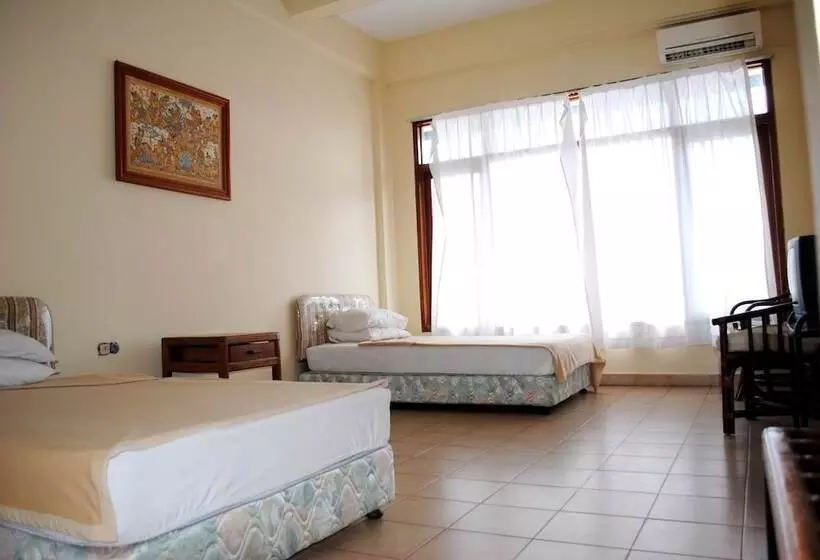 ホテル Warna Kedaton  And Meeting