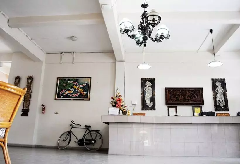 ホテル Warna Kedaton  And Meeting