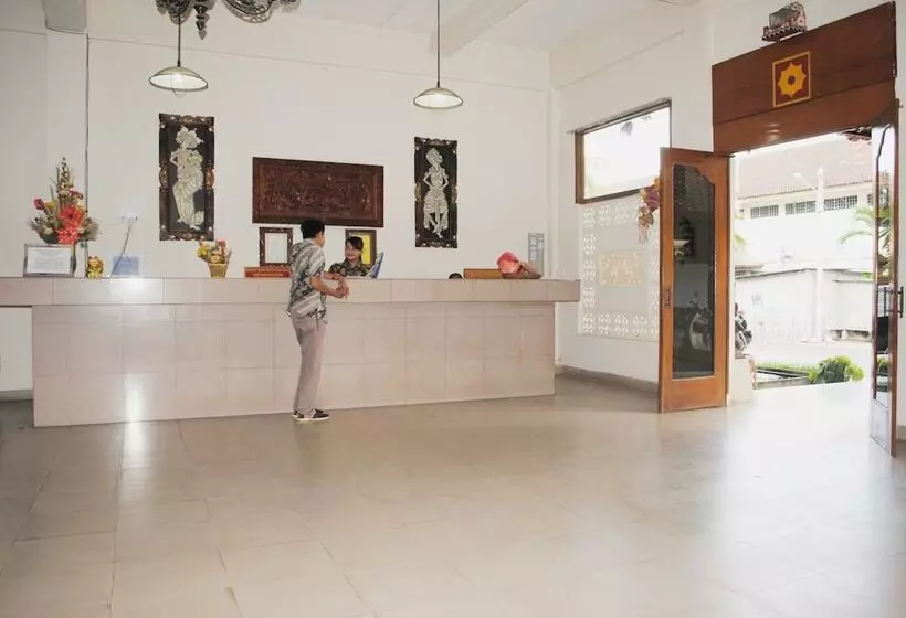 ホテル Warna Kedaton  And Meeting