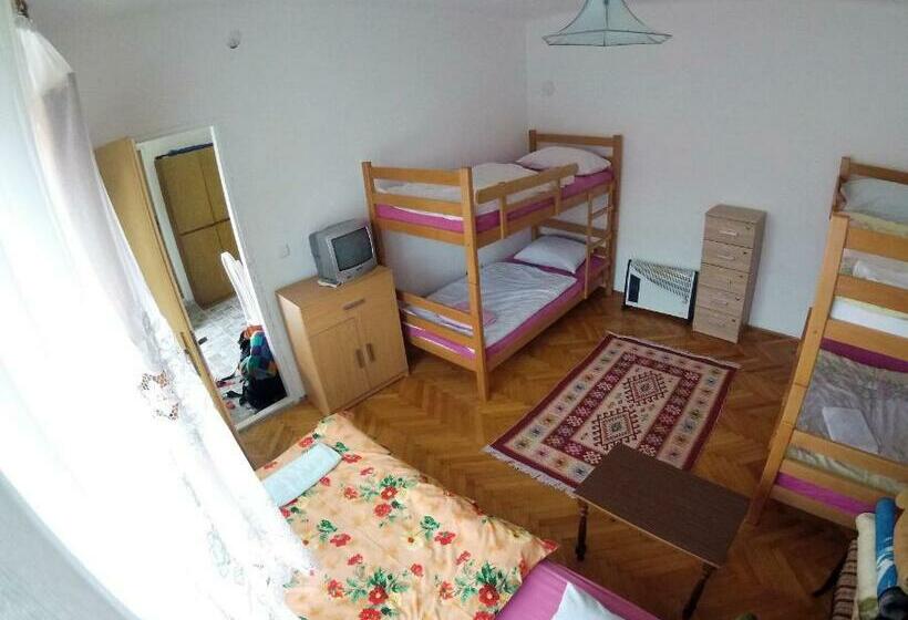 پانسیون Hostel Dada