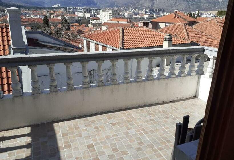 پانسیون Hostel Dada