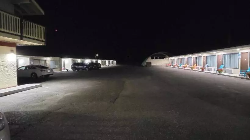 Motelli North Shore Wayside Inn