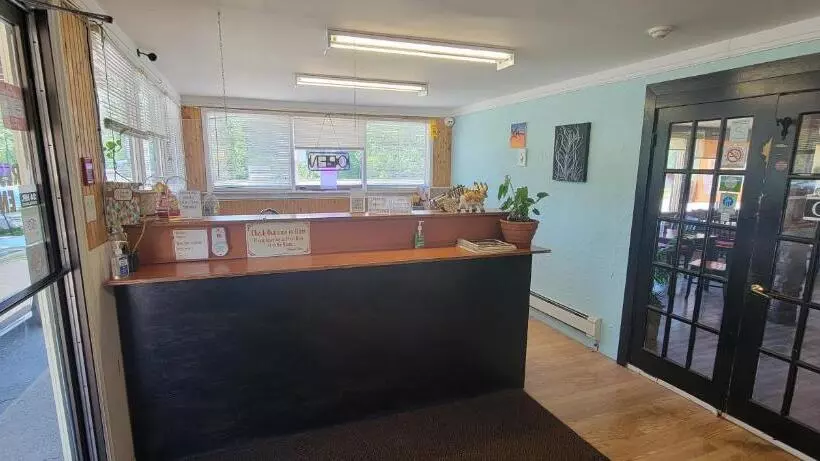 Motelli North Shore Wayside Inn