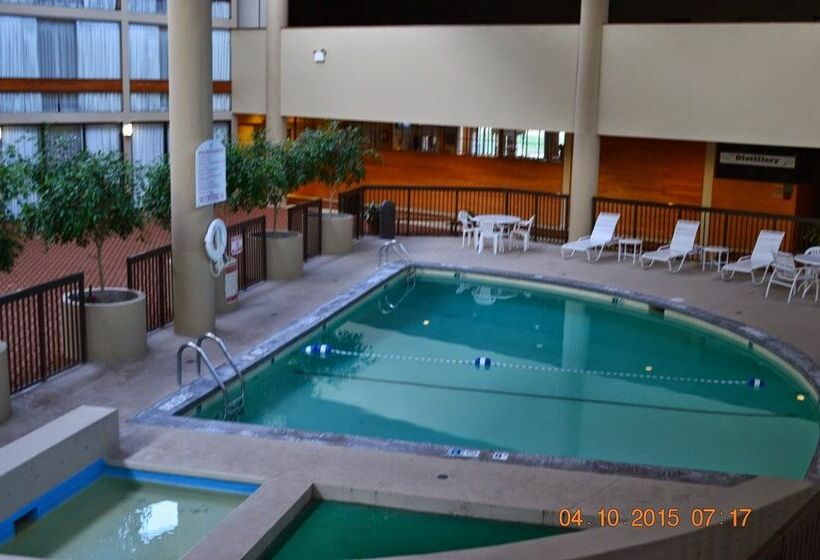 Clarion Hotel Muscatine