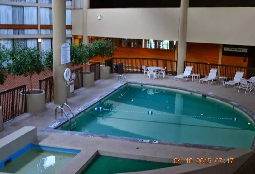 Clarion Hotel Muscatine