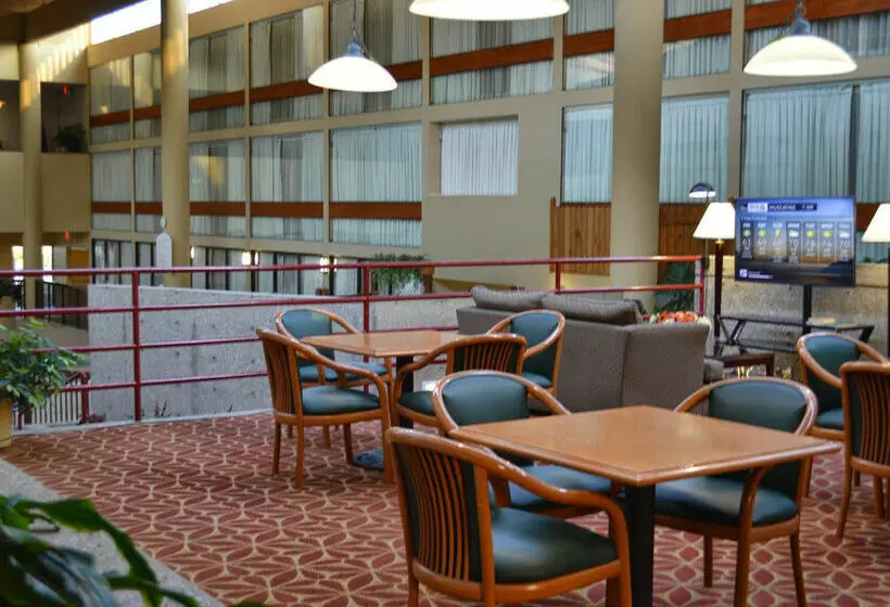 Clarion Hotel Muscatine