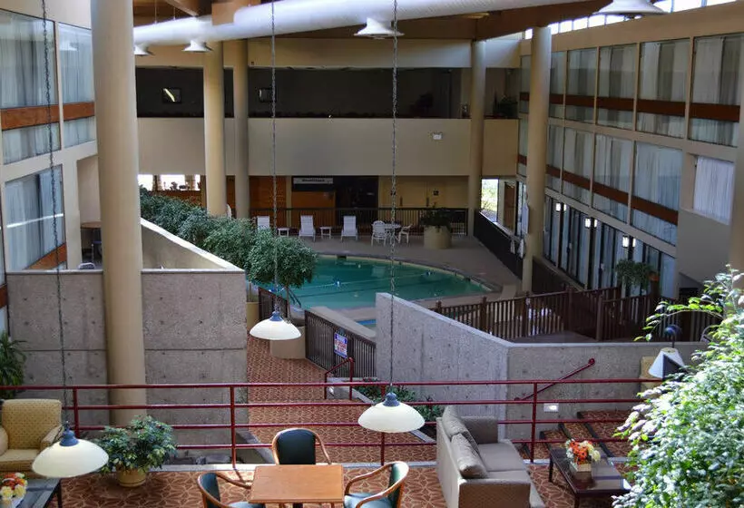 Clarion Hotel Muscatine