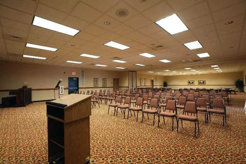 Boarders Inn & Suites By Cobblestone Hotels Shawano