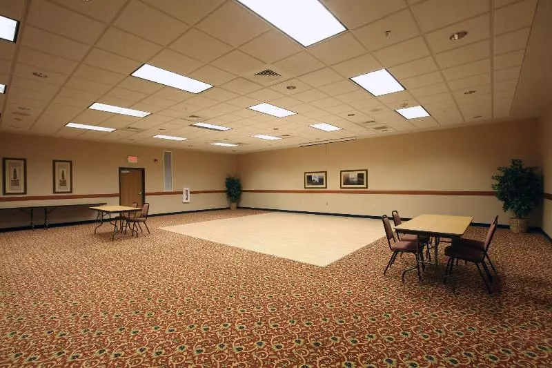 Boarders Inn & Suites By Cobblestone Hotels Shawano