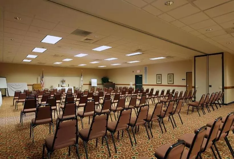 Boarders Inn & Suites By Cobblestone Hotels Shawano