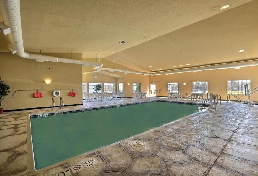 Boarders Inn & Suites By Cobblestone Hotels   Shawano