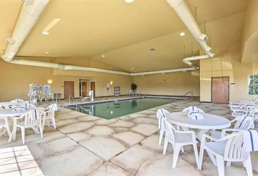 Boarders Inn & Suites By Cobblestone Hotels Shawano