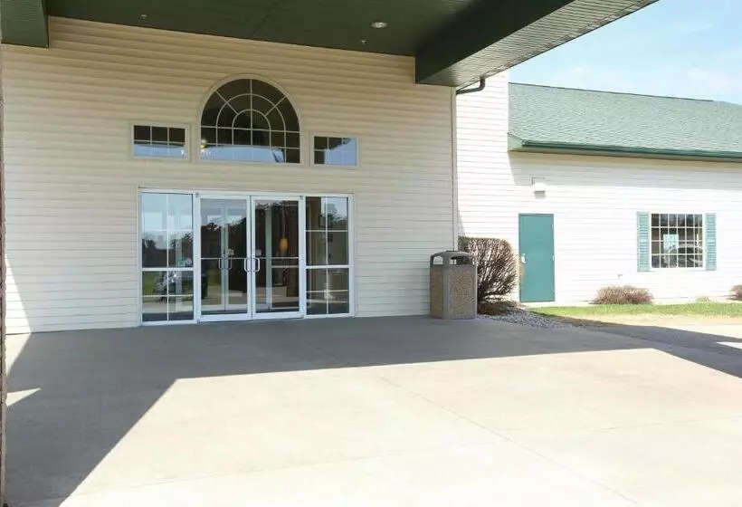 Boarders Inn & Suites By Cobblestone Hotels Shawano