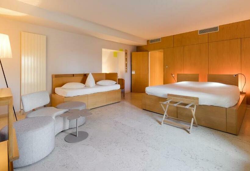 هتل Château De Salettes