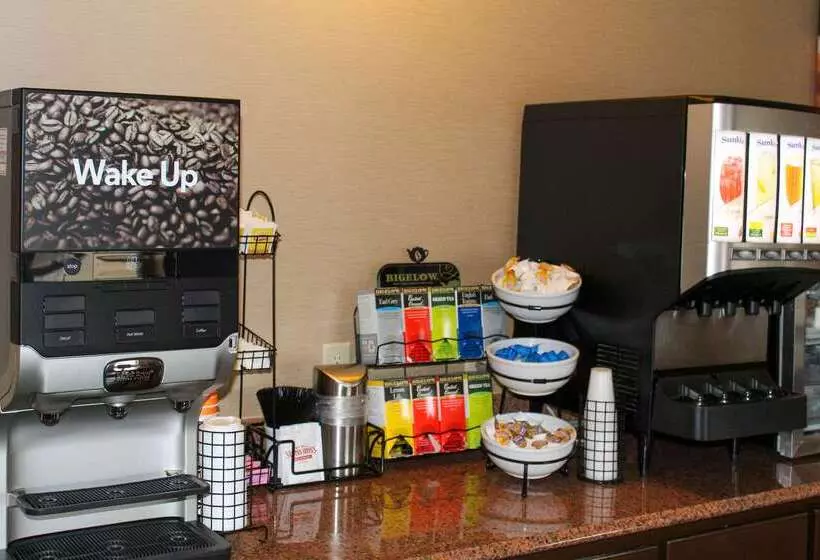 호텔 Comfort Inn & Suites St Louis   Chesterfield