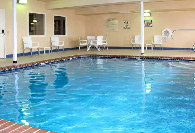 호텔 Comfort Inn & Suites St Louis   Chesterfield