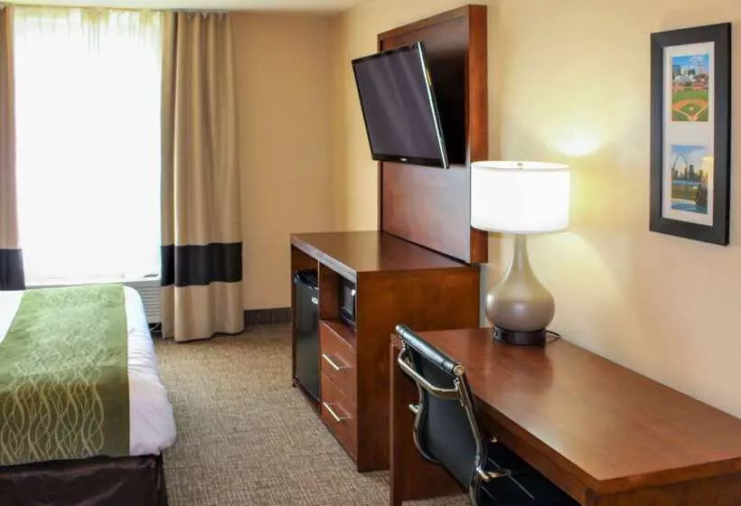 호텔 Comfort Inn & Suites St Louis   Chesterfield