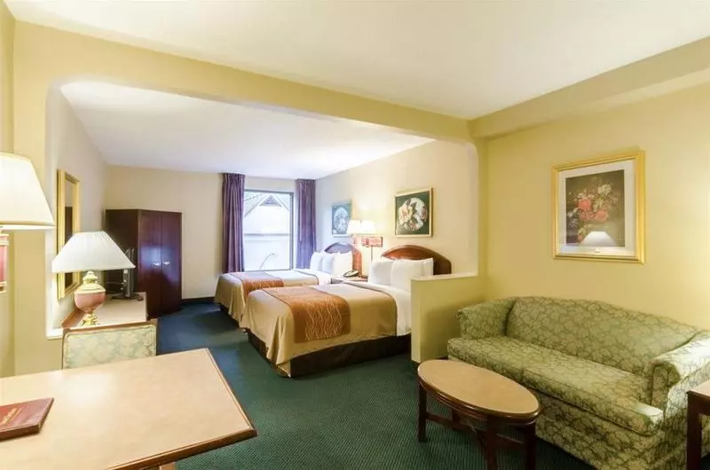 호텔 Comfort Inn & Suites