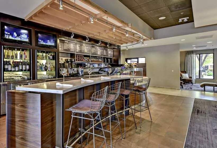 هتل Courtyard Boise Downtown
