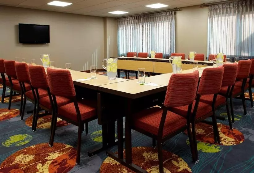 هتل Courtyard By Marriott Buffalo Amherst/university