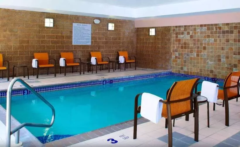 هتل Courtyard By Marriott Buffalo Amherst/university