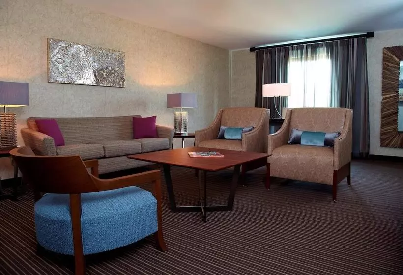 هتل Courtyard By Marriott Buffalo Amherst/university