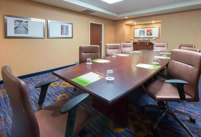 בית מלון כפרי Courtyard Bymarriott Albany