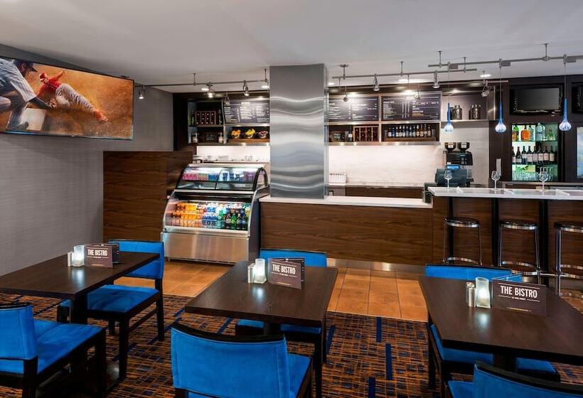 Szálloda Courtyard Cincinnati Covington