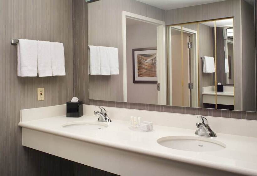 Szálloda Courtyard Cincinnati Covington