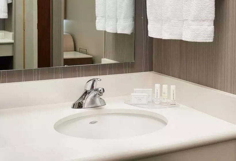 Szálloda Courtyard Cincinnati Covington