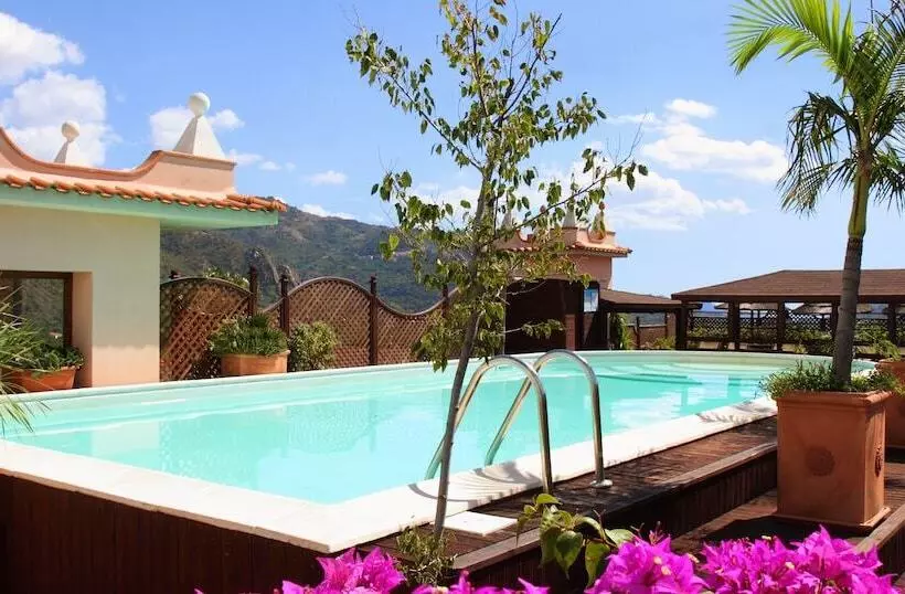 Отель D Orange D Alcantara