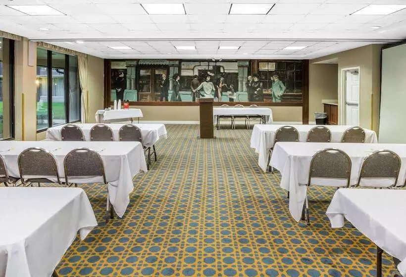 酒店 Days Inn & Suites By Wyndham Jennings