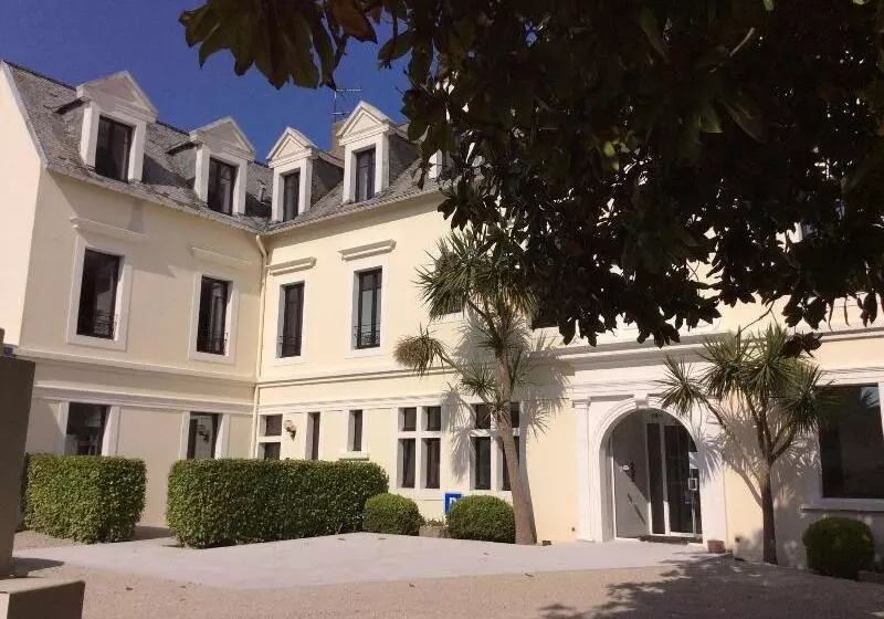 Отель De France