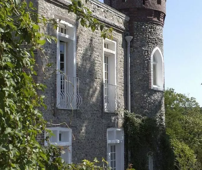 Отель Domaine Saint Clair  Le Donjon