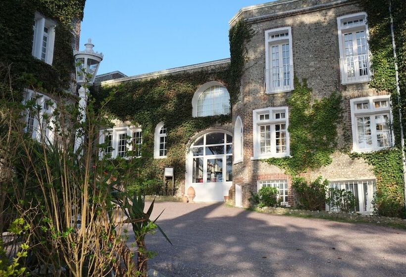 هتل Domaine Saint Clair Le Donjon