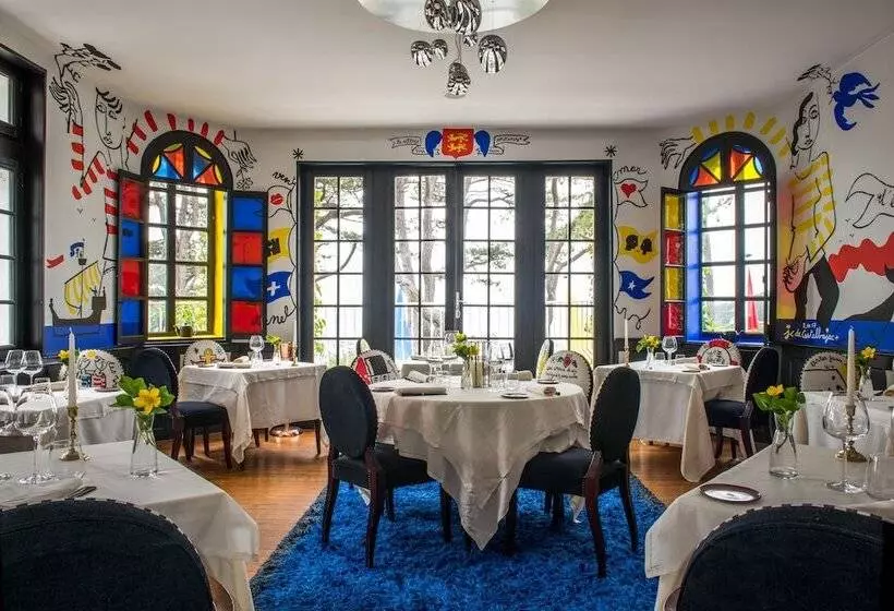 Отель Domaine Saint Clair  Le Donjon