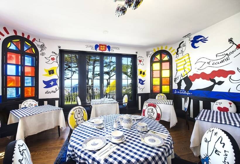 هتل Domaine Saint Clair Le Donjon